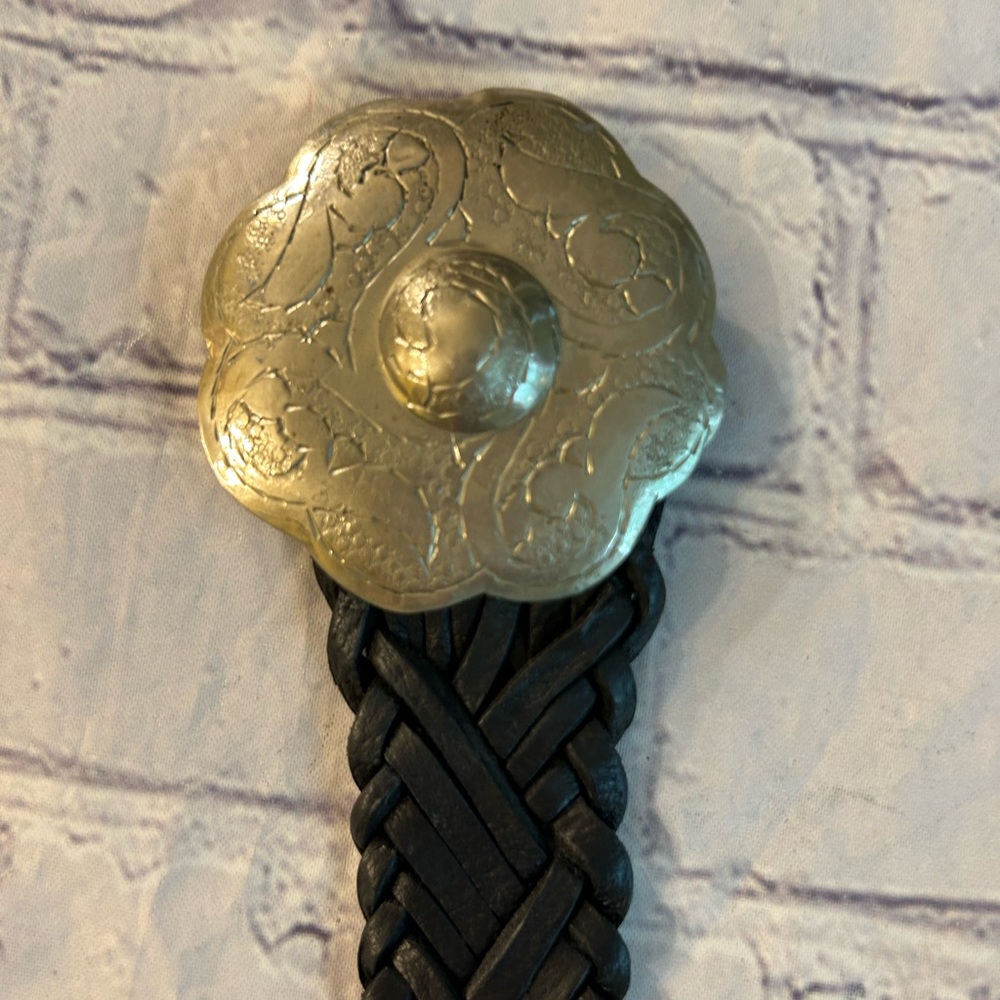 VINTAGE MOROCCO BLACK WOVEN LEATHER WOMENS BELT HAMMERED FLOWER BUCKLE - Picture 4 of 12